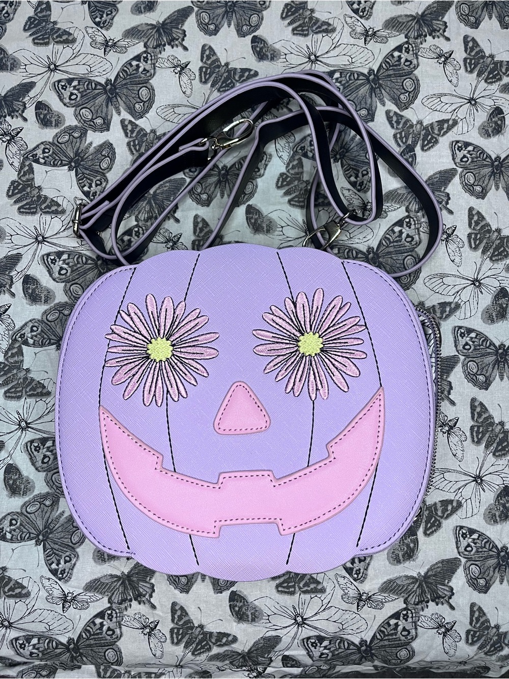 RARE color Lilac Pumpkin Face Crossbody Bag Pink Halloween Jack O Lantern